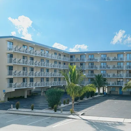 Coastal Palms Inn and Suites