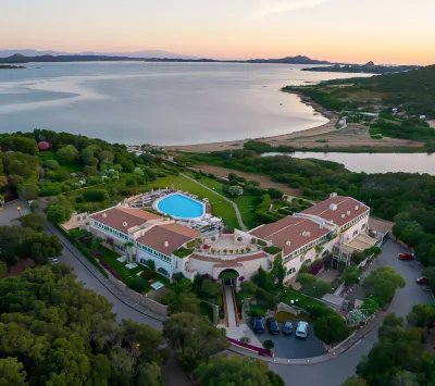 L'Ea Bianca Luxury Resort Hotels near Gregoland
