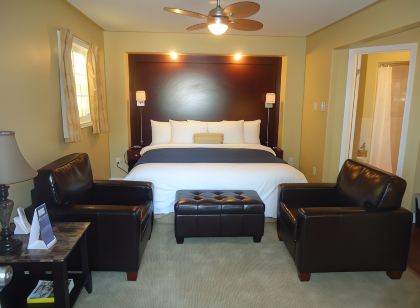 Bayside Inn & Waterfront Suites