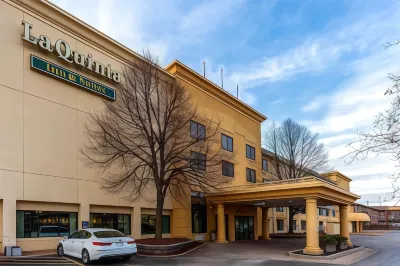 La Quinta Inn & Suites by Wyndham Milwaukee Bayshore Area