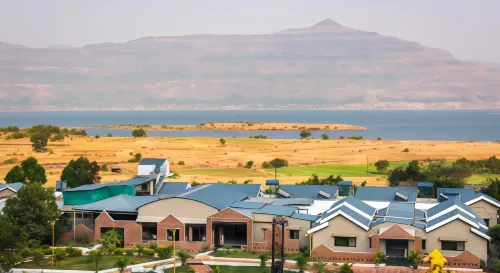 Saj by the Lake, Malshej Ghat Hotel di Pune