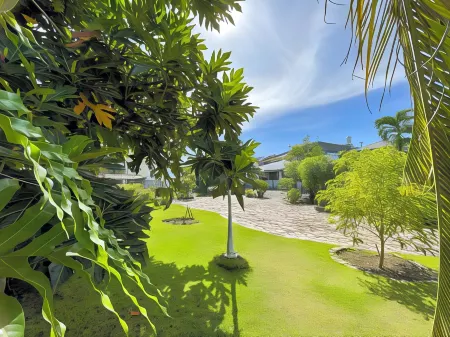 Lapu-Lapu Cottages & Restaurant