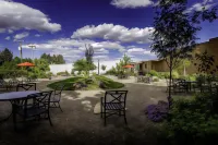 Stone Lizard Lodge