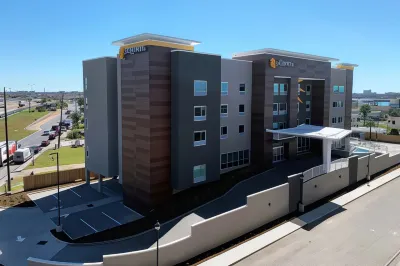 La Quinta Inn & Suites by Wyndham Galveston North at I-45 Hotels in Galveston
