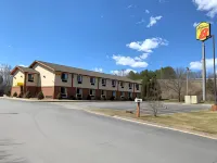 Super 8 by Wyndham Tilton/Lake Winnipesaukee فنادق في Tilton