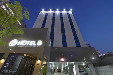 โรงแรม B