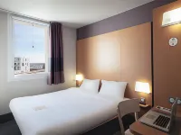 فندق بي آند بي في بوردو مركز بيجل Hotels near محطة قطار بوردو