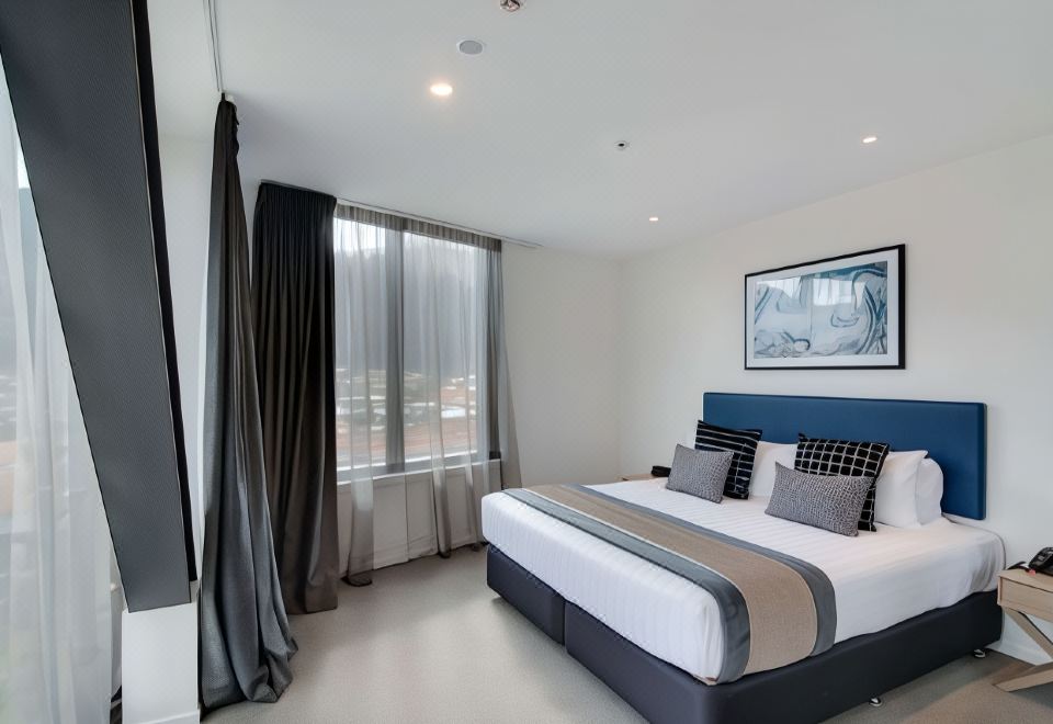 Ramada by Wyndham Queenstown Central