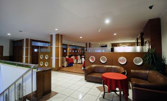 Alexander Hotel Tegal