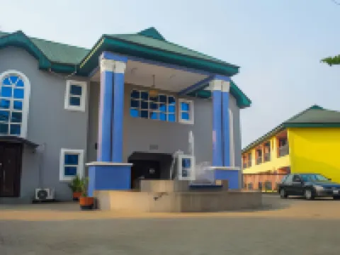 ケヴェス イン アンド スイーツ カラバルのホテル