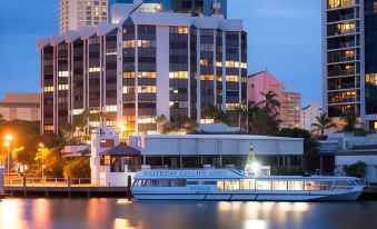 Tiki Hotel Apartments Surfers Paradise