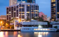 Tiki Hotel Apartments Surfers Paradise
