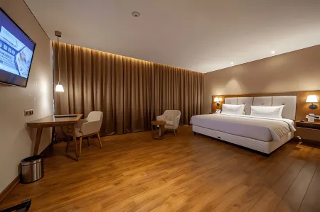 Avenzel Hotel & Convention Cibubur