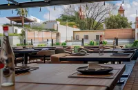 Clandestino Hotel Pila Seca