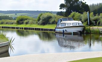 Tewitfield Marina