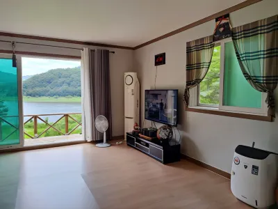 Okcheon Mulangae Pension Iwon-Yeog附近的飯店