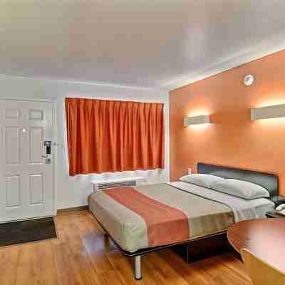 Motel 6 Tewksbury, MA - Boston Rooms