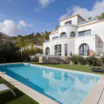 Breathtaking 4-bed Villa Golfe-Juan Fitness & Recreational Facilities