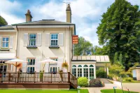 Forest Lodge Hotel