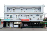 RedDoorz Syariah at Delta Sari Aloha Waru Hotels in Waru