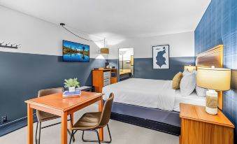 The Angler Lodge - Housity