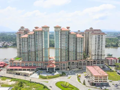 Kuching Riverine Resort  호텔
