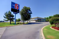 Motel 6 Muskogee, OK