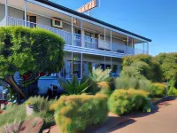 Flying Spur Motel Hotel di Newtown