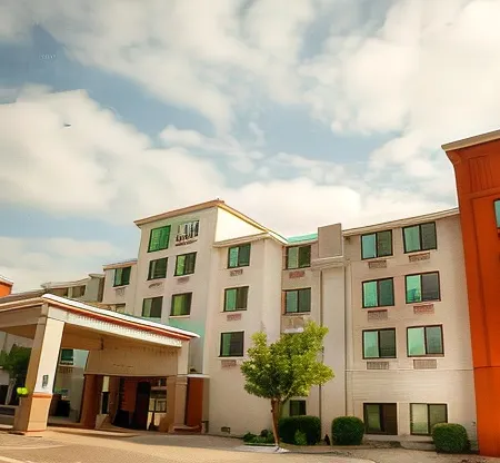 Holiday Inn Express & Suites Norfolk by IHG