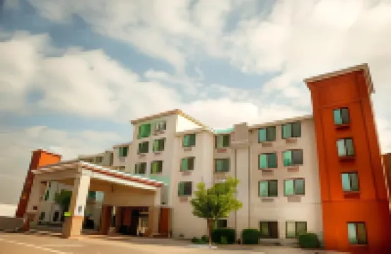Holiday Inn Express & Suites Norfolk by IHG Hotel di 