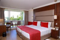 Pegasus Reef - A Beach Resort in Colombo Hotel di Wattala