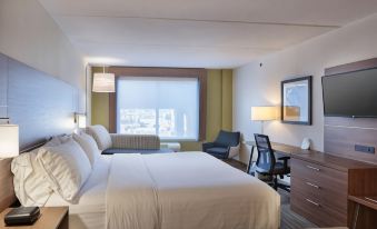 Holiday Inn Express & Suites - Belleville, an IHG Hotel - Housity