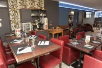 Cafe de Paris Hotel a Figeac