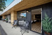 Outdoors Inn Hotels in Bonner County