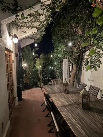 Vesper Apartments Отели рядом с достопримечательностью «Iziko Koopmans-De Wet House»