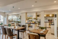 Olivia Palm Hotel - parkir