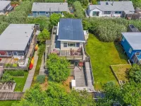 Charming Fair Harbor 3br steps to ocean, sunset view, WiFi, A/C, outdoor shower. Hotels in Fire Island