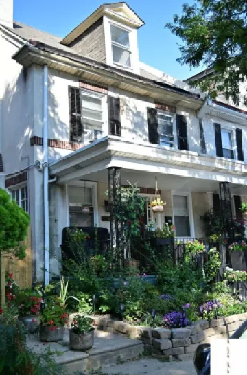 4-Bedroom Historic Garden Oasis Home in Germantown Hotels near Cliveden