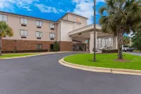 Comfort Suites North Mobile Hotel di Saraland