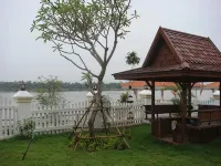 Keerawan House Rim Khong Hotels near Wat Patchanta Buri