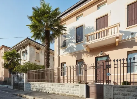 Juliet House Отели рядом со станцией Железнодорожная станция Верона Порта Нуова