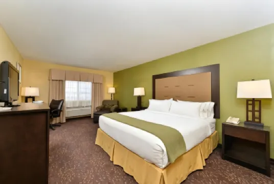 Holiday Inn Express & Suites CHARLOTTE by IHG