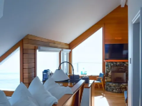 Sooke Harbour House Hotels in Sooke