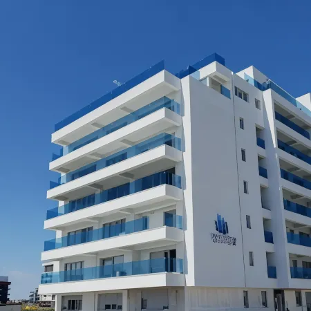 Wave 2 Promenada Apartments