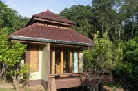 Tawan Riverside - Elephant Resort Hôtels à proximité de : La Communauté De Conversation Des éléphants Maeklang