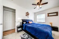 Modern 2Bdrm Westchester Home with brand-new out door HOT TUB Go Ape Treetop Adventure Course 주변 호텔