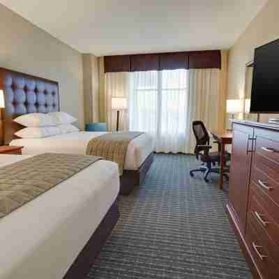 Drury Plaza Hotel St. Louis St. Charles Rooms