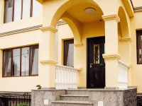 Phazisi Hotel Hotels near Samgori Train Station