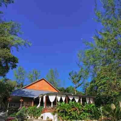 DG Royal Resort Hotel Exterior
