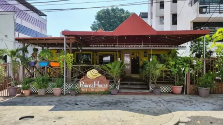 Panama House Bed & Breakfast Отели рядом со станцией Panama Canal Railway Station